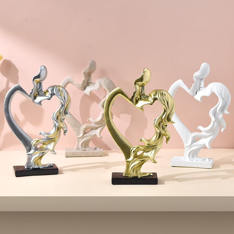 Couple Statue Resin Craft Ornament – Romantic Character Figurine