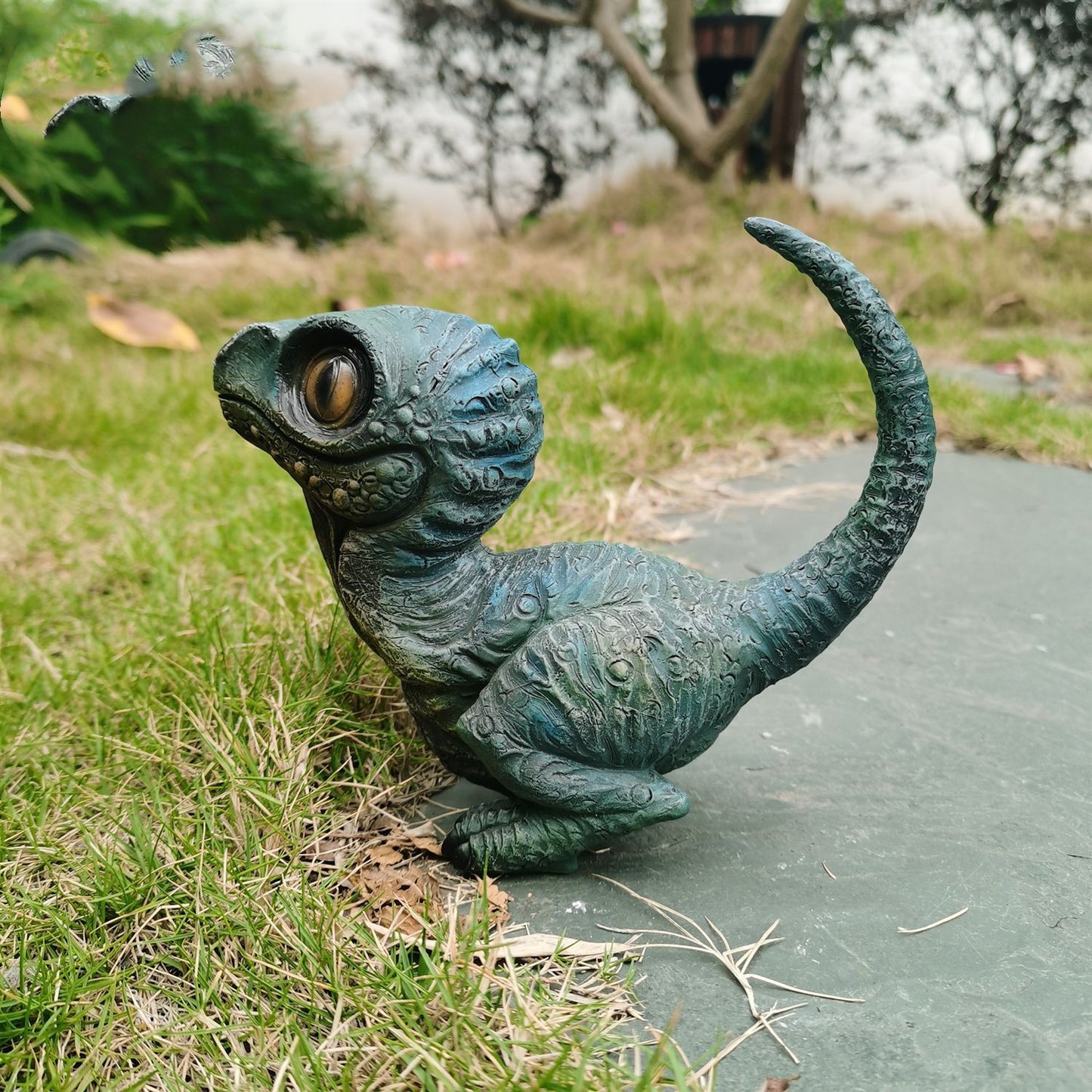Cute Dinosaur Garden Statues - Realistic Resin Velociraptor Ornament