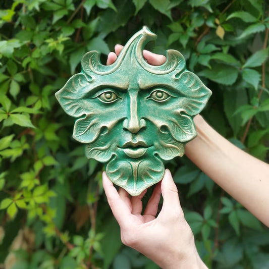 Leaves Face European Retro Statue Pendant
