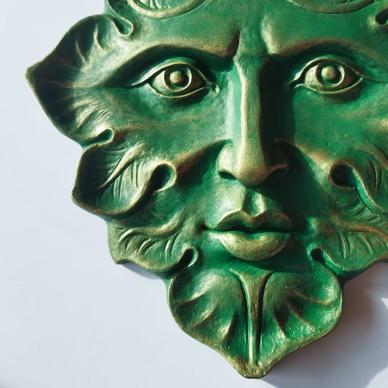 Leaves Face European Retro Statue Pendant